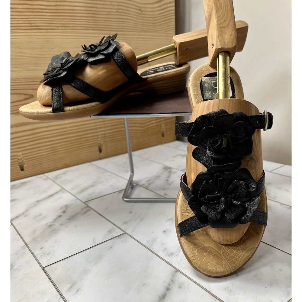 BOC Born Of Concept Buckle Flat Black Floral Sandals Womens Size 6m Coastal